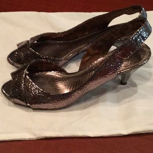 Sandals in pewter color